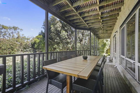 APOLLO BAY HOLIDAY HOUSE - Walk To Beach + Wifi - Dalby Accommodation 3