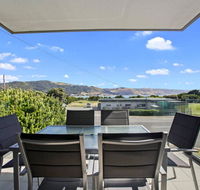 APOLLO BLUE 4 - modern waterfront apartment - Dalby Accommodation
