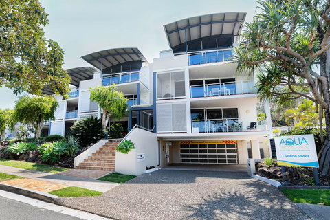 Aqua Promenade Beachfront Holiday Apartments - Dalby Accommodation 0