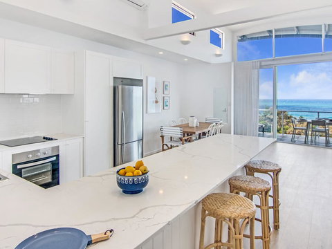 Aqua Promenade Beachfront Holiday Apartments - Dalby Accommodation 1