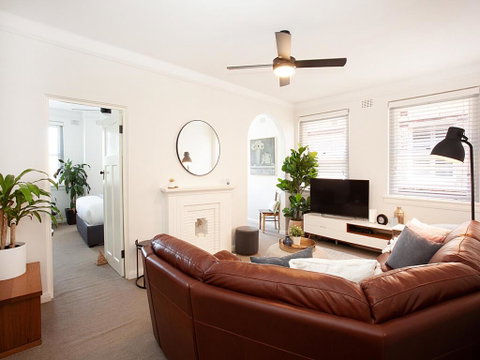 ART DECO DELIGHT-hosted By:L'Abode - Dalby Accommodation 1