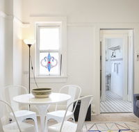 Art Deco Oasis Minutes From the City - Dalby Accommodation