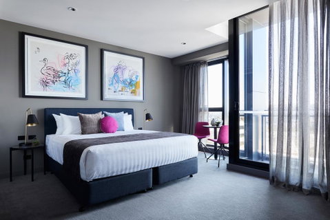 Art Series - The Chen - Dalby Accommodation 2