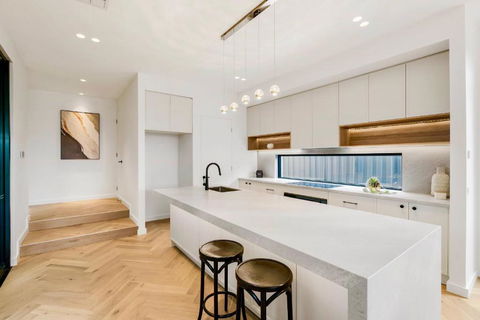 Luxurious Getaway For Big Groups - Dalby Accommodation 3