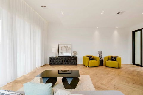 Luxurious Getaway For Big Groups - Dalby Accommodation 0