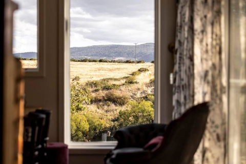 Luxury River Cottage, Gateway To The East Coast - Dalby Accommodation 3