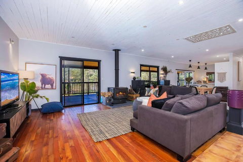 Luxury Farm House On 20 Acres - Sleeps 22 - Dalby Accommodation 0