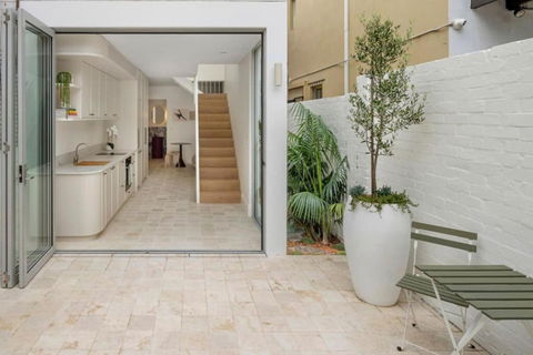 Luxury Designer Redfern House - Dalby Accommodation 0