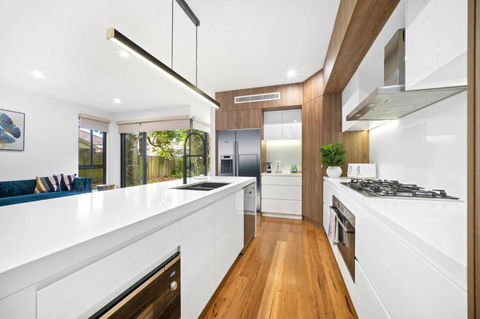 Luxury Retreat & Spacious 4BR House In Willoughby - Dalby Accommodation 2