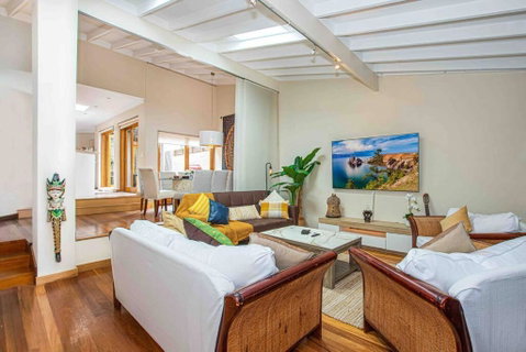Luxury Retreat Home - 4bed House W/Parking - Mins From CBD - Dalby Accommodation 0