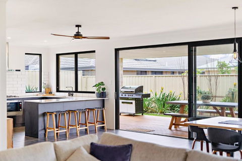 MAINBREAK - DUNSBOROUGH - Dalby Accommodation 2