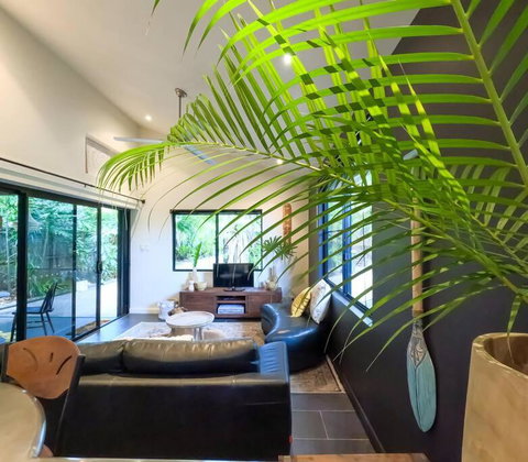 Makilaki Ulysses Machans Beach Cairns - Dalby Accommodation 0