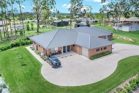 Mala Retreat, Shiraz Suite 5 Star Immaculate And Comfortable - Dalby Accommodation 1