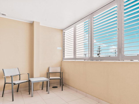 Malibu Apartments Unit 1 And 2 - 5 Oak Street - Dalby Accommodation 2