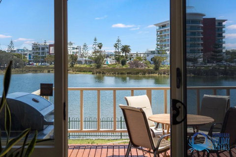 Mandurah Overlooking The Marina - Dalby Accommodation 1