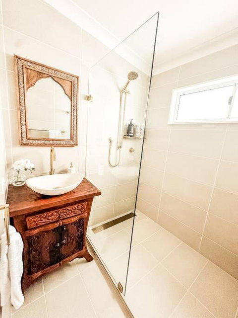 Mango Villa - Dalby Accommodation 2