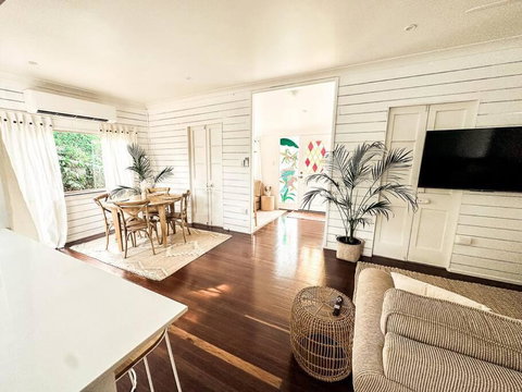 Mango Villa - Dalby Accommodation 1