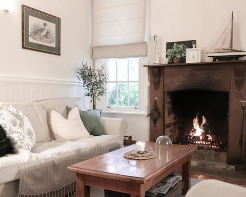 MARIGOLD COTTAGE Charming 1870s Central Daylesford Cottage - Dalby Accommodation 2