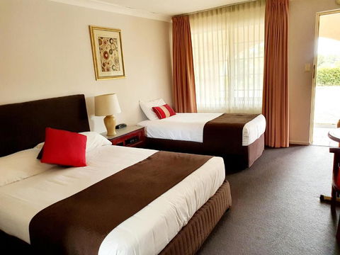 McNevins Warwick Motel - Dalby Accommodation 2