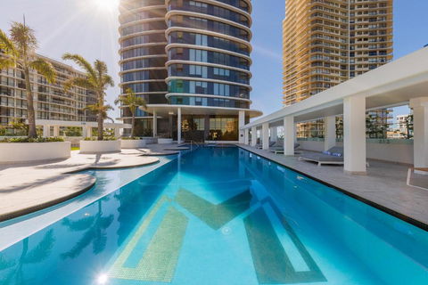 Meriton Suites Surfers Paradise - Dalby Accommodation 1