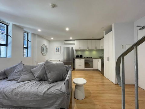 Modern 2 Bedroom Warehouse Conversion - Dalby Accommodation 0