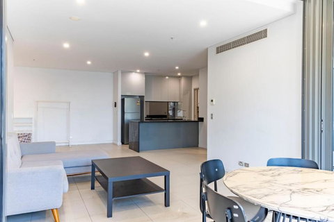 Modern 2B With Loft Bed Parking Central Mascot - Dalby Accommodation 3