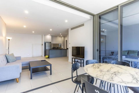 Modern 2B With Loft Bed Parking Central Mascot - Dalby Accommodation 0