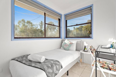 Modern Single Room - Nearby Stations & Eateries - Shared Bathroom - Dalby Accommodation 0