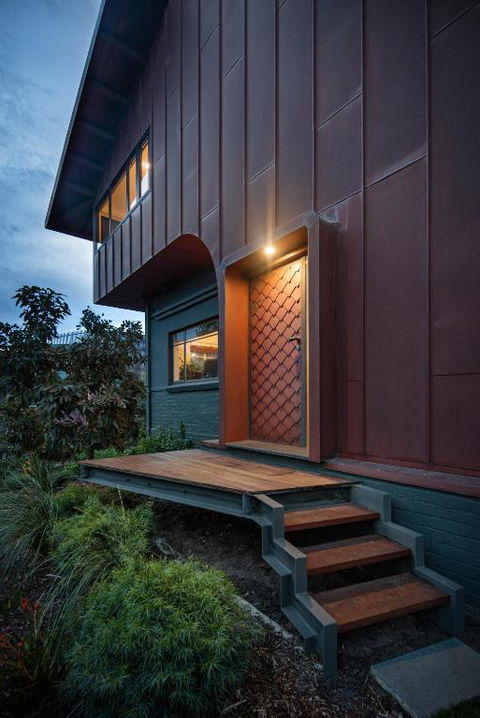 Modern St Kilda Apartment - Dalby Accommodation 2