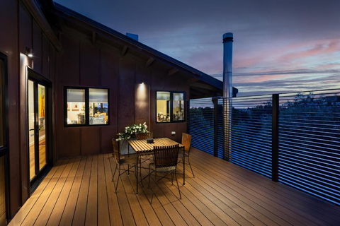 Modern St Kilda Apartment - Dalby Accommodation 3