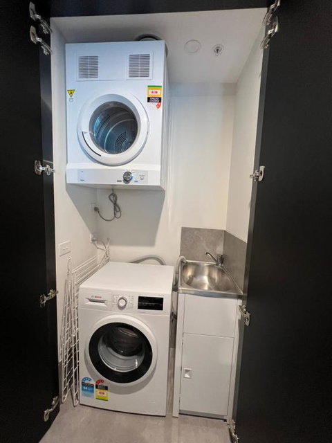 New Modern 1BR Apt Near Dickson - Dalby Accommodation 2