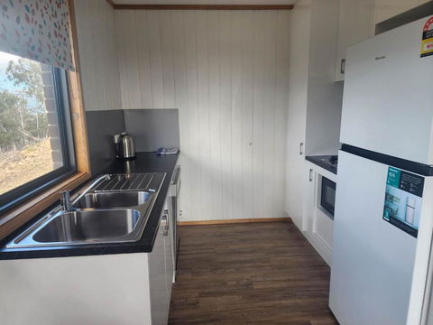 Mount Rumney Escapes - 5 Seaview Kangaroo House - Dalby Accommodation 1