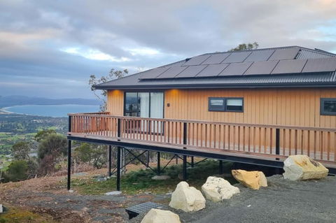 Mount Rumney Escapes Seaview House 1 - Possum House - Dalby Accommodation 0