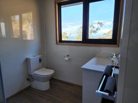 Mount Rumney Escapes Seaview House 1 - Possum House - Dalby Accommodation 3