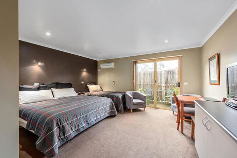 Motel Strahan - Dalby Accommodation 1