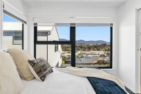 Mountain View Villa-close To Shops-10min To CBD - Dalby Accommodation 2