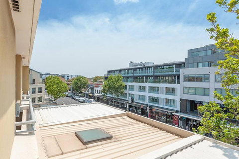 MP303 - Studio Apartment, Military Road, Cremorne - Dalby Accommodation 1