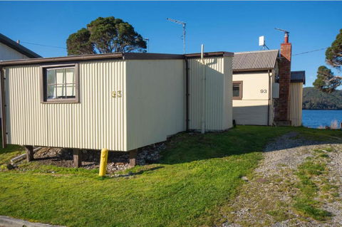 Mt Lyell (Back Cabin) - Dalby Accommodation 0
