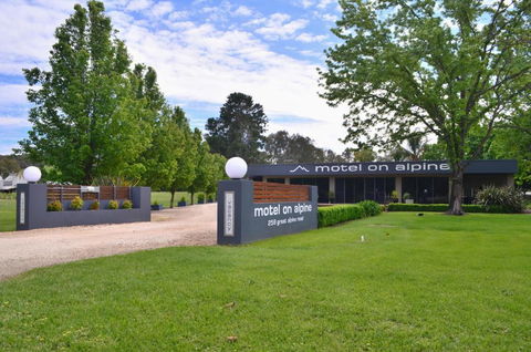 Myrtleford Motel On Alpine - Dalby Accommodation 1
