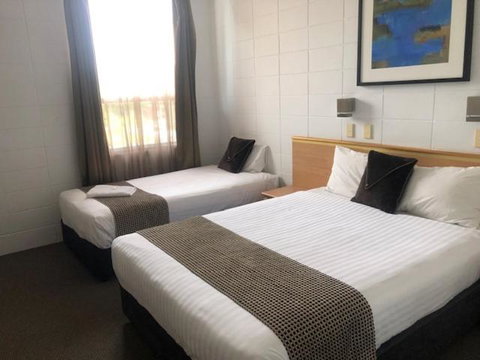 Narwee Hotel - Dalby Accommodation 1