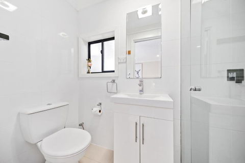 New 1-bedroom House With Free Parking - Dalby Accommodation 2