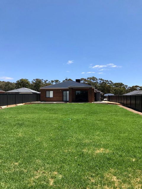 New Modern And Spacious In A Quiet Location Only 12 Min From The City - Dalby Accommodation 2