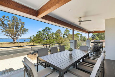 NEW - Sunrise Waters Holiday House - Dalby Accommodation 0