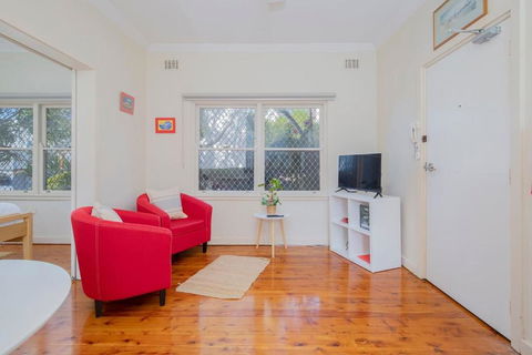 Newcastle Nook - Convenient Comforts In The CBD - Dalby Accommodation 2