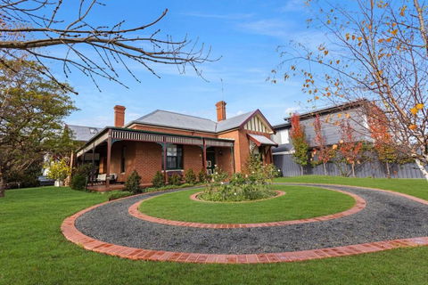 Noble View - Dalby Accommodation 0