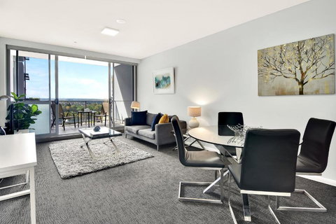 North Sydney Large Two Bedroom MIL2252402 - Dalby Accommodation 1