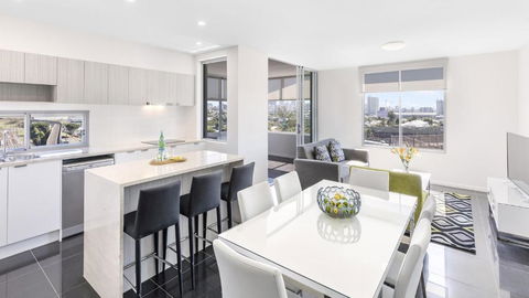 Oaks Brisbane Woolloongabba Suites - Dalby Accommodation 2