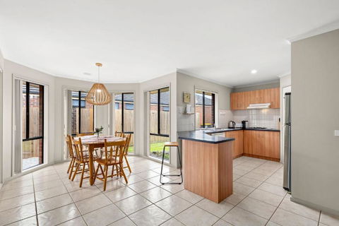Oasis Springs - Dalby Accommodation 2