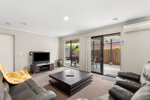 Oasis Springs - Dalby Accommodation 3