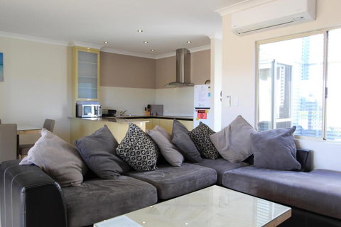 Ocean Breeze - Dalby Accommodation 3